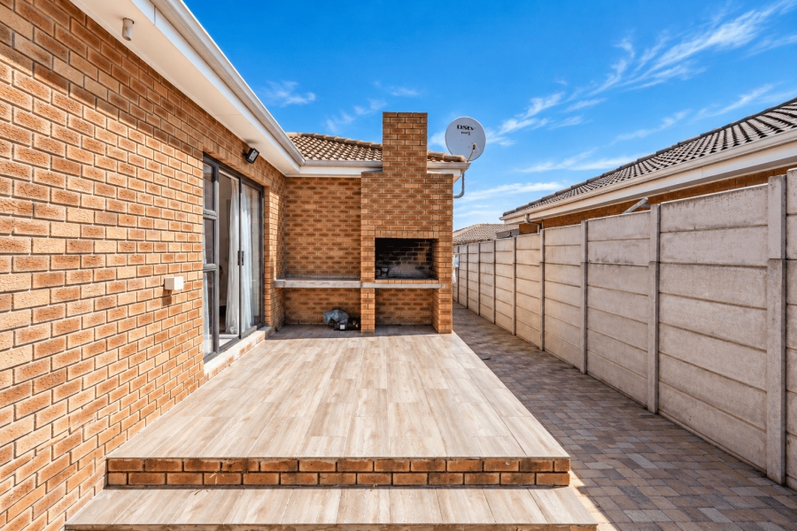 3 Bedroom Property for Sale in Protea Heights Western Cape